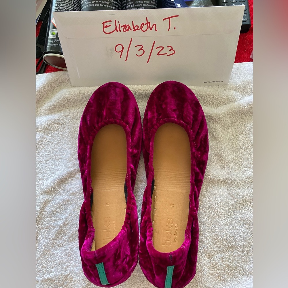 EUC Tyrian Tieks, Size 8